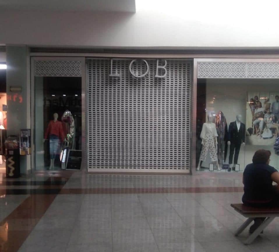 Cierran comercios por paro de mujeres en Cancún