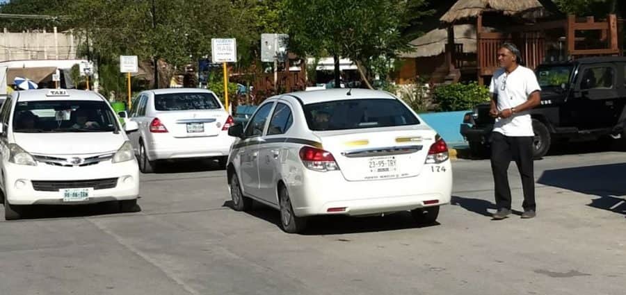 Exhortan taxistas de Puerto Morelos a su lideresa a abandonar disputa con Comuna