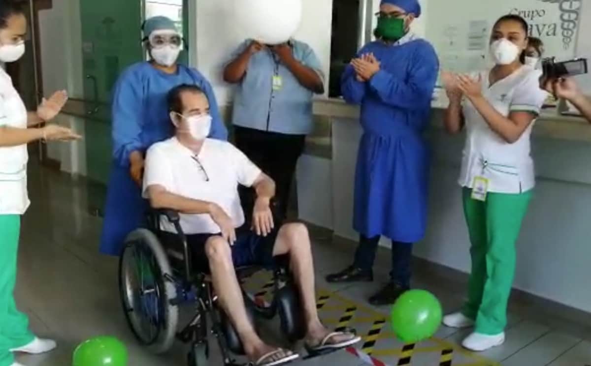 ¡Ecuatoriano libra el COVID-19! sigue varado en Cancún, pero con vida