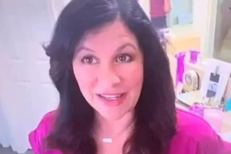 Reportera transmite en vivo a su esposo desnudo y se viraliza