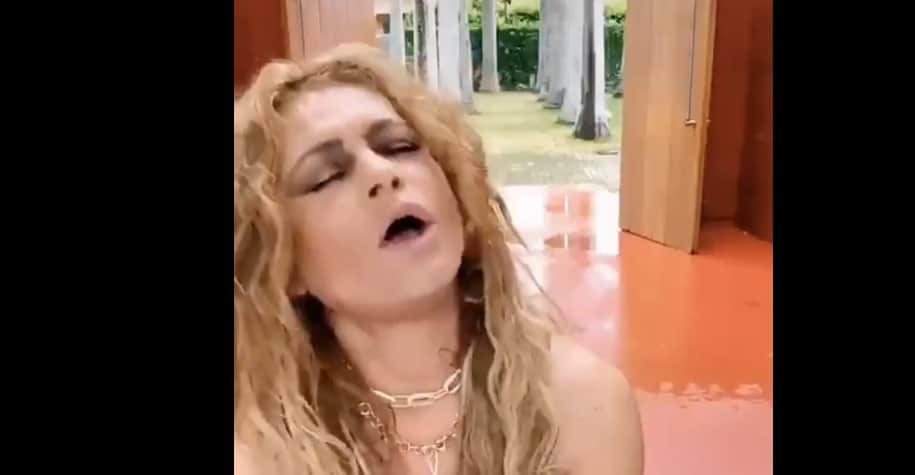 Internautas se burlan de Paulina Rubio por cantar feo en su live de Instagram