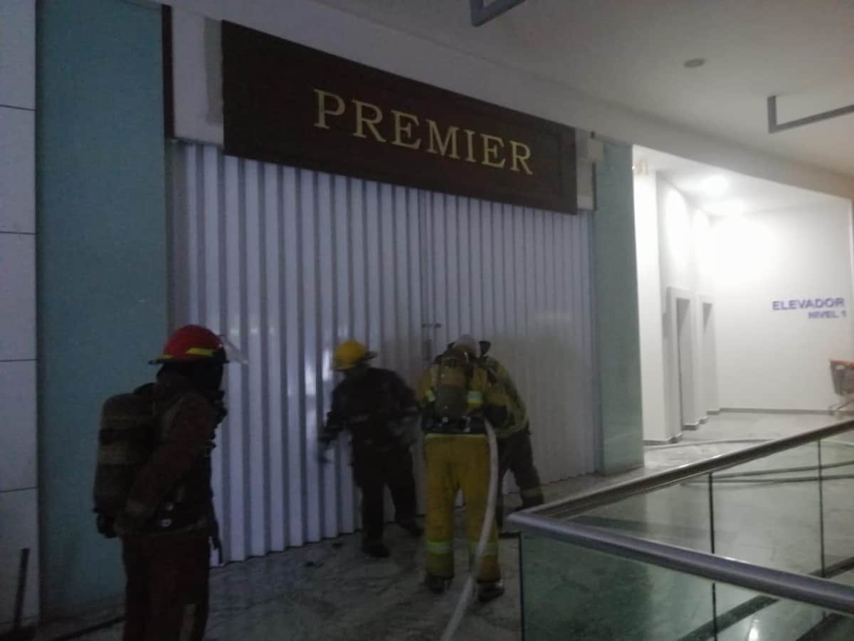 Se incendia joyería en Plaza las Américas de Cancún