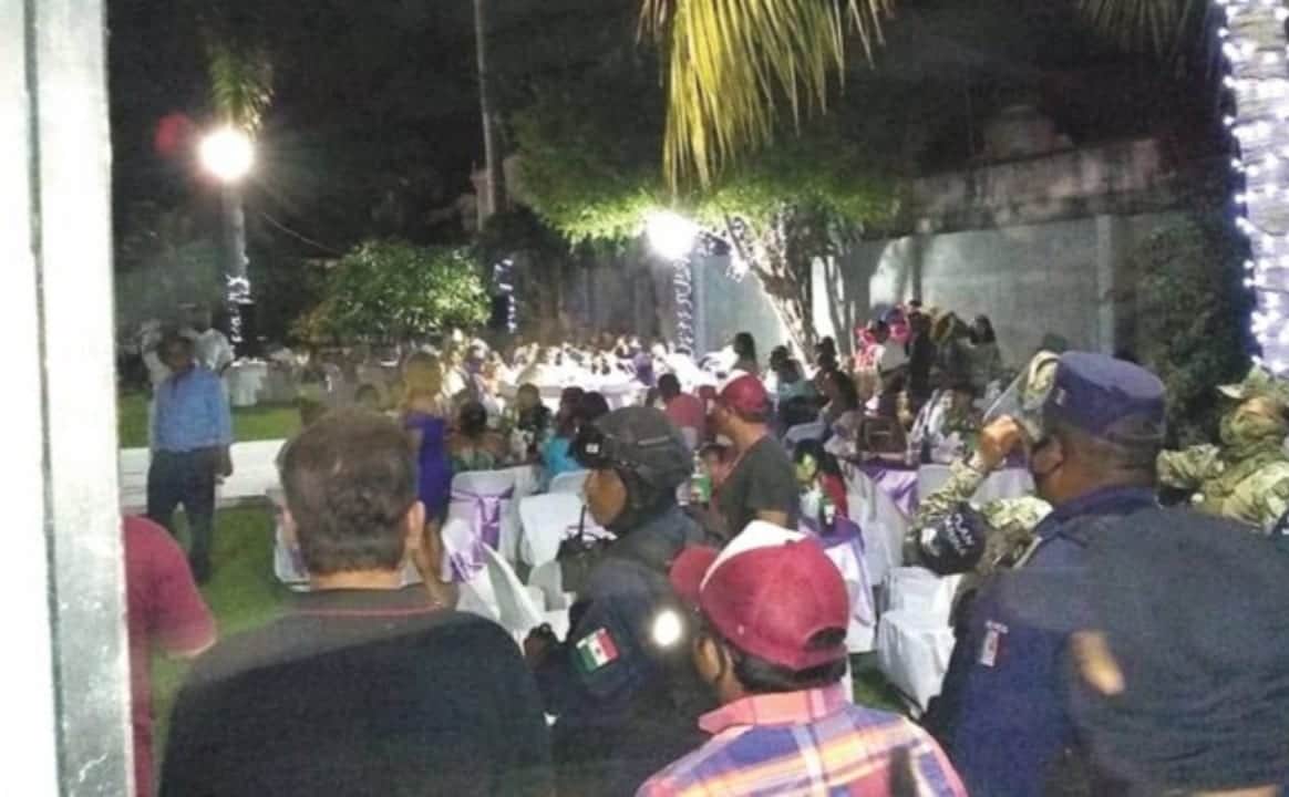 Acuden 700 personas a XV años y boda en Acapulco; autoridades intervienen