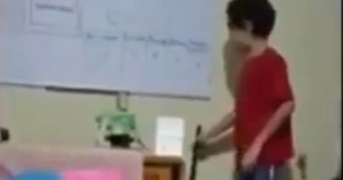 Video: Niño da conferencia en su casa al estilo López-Gatell