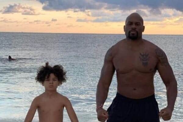 Exluchador de la WWE se pierde en el mar, sólo rescataron a su hijo