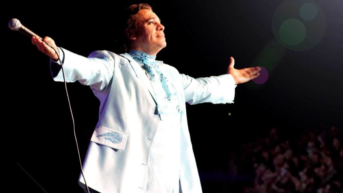 Video: ¡Reaparece Juan Gabriel! Hombre 'igualito' a él afirma ser el cantante