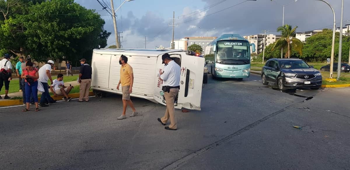 Accidente en Cancún deja a nueve lesionados