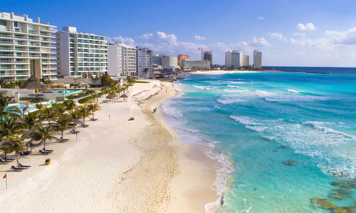 Pandemia "limpió" las playas de Cancún, ahora lucen más bellas que en 20 años