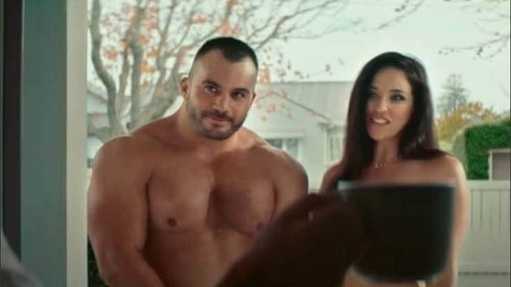 Video: Campaña de educación sexual con actores porno, se viraliza