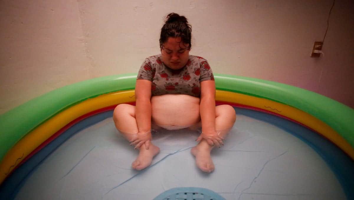 Mujer tiene parto en casa por temor a ir al hospital y contagiarse de Covid-19