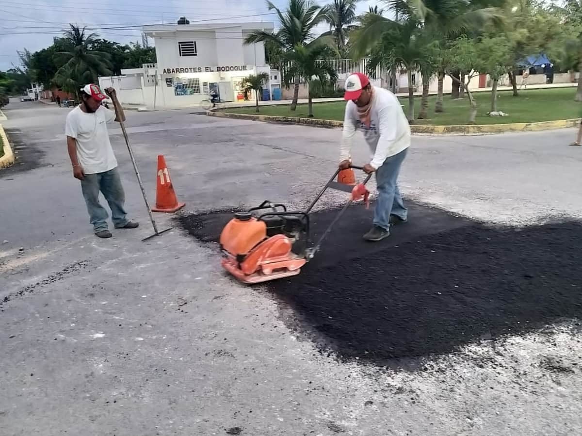Gobierno de Puerto Morelos pone en marcha jornada de bacheo