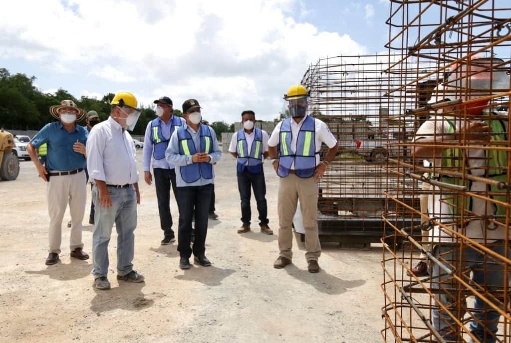 Carlos Joaquín reanuda la construcción de la obra de drenaje pluvial en Chetumal