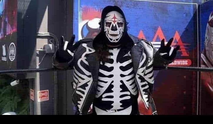 Hija de 'La Parka' revela identidad del legendario luchador en TikTok