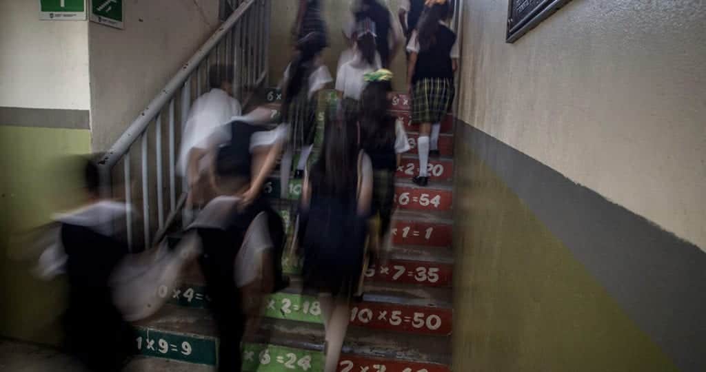 Maestra pasará tres años de cárcel por humillar a su alumna de secundaria