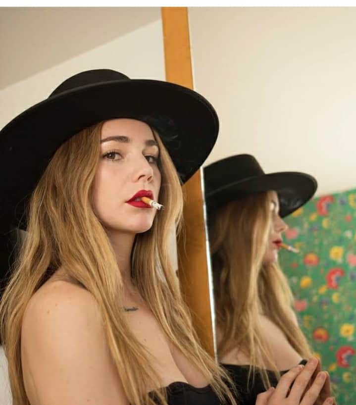 Video: '¡Está en mi cerebro!' grita Camila Sodi; sufre durante prueba de Covid-19