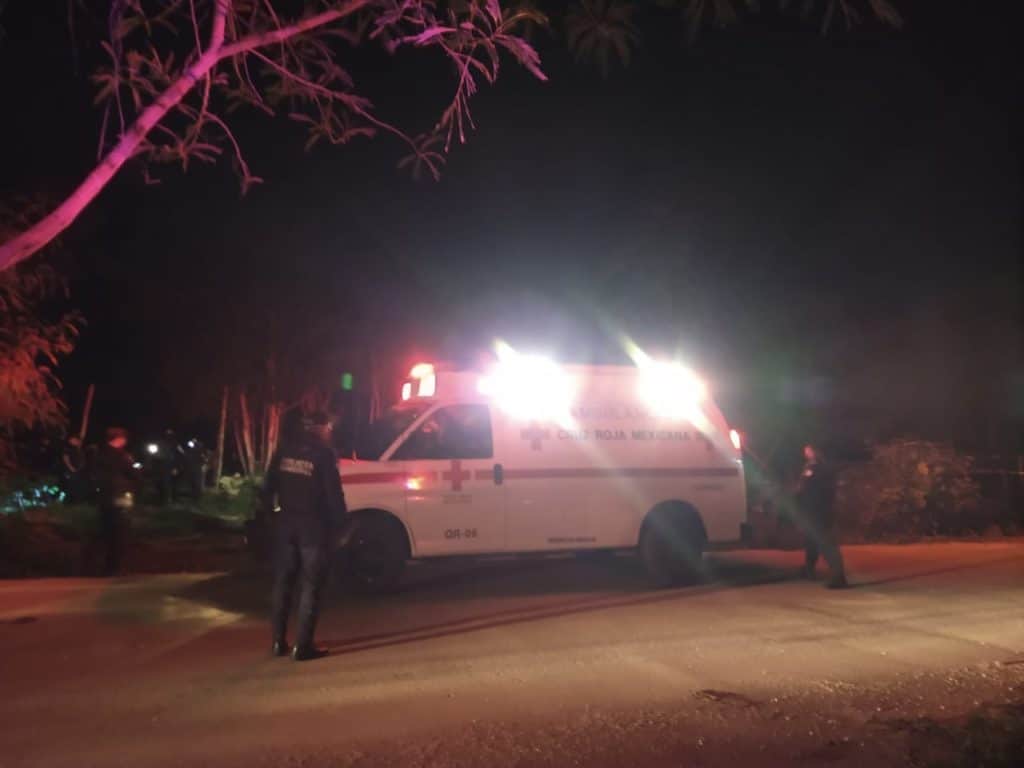 Balean a transeúnte cerca del basurero de Cancún