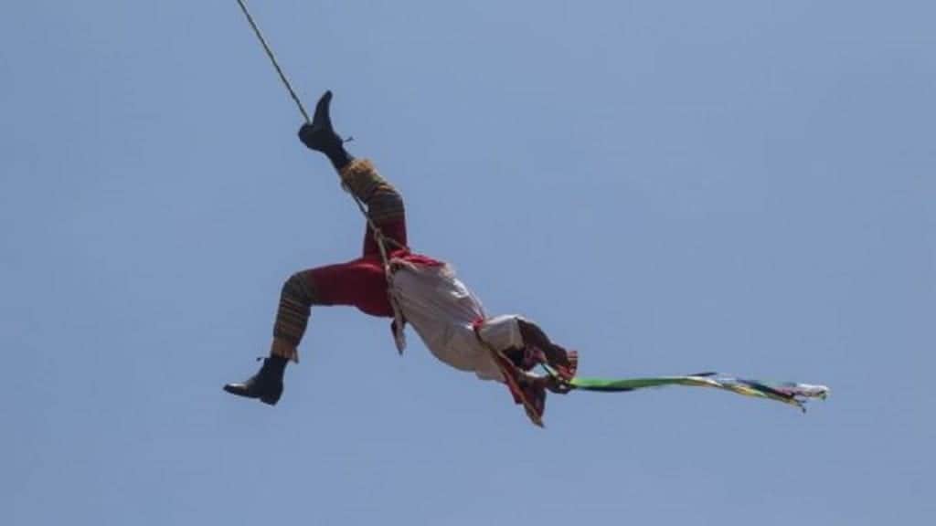 Video: Cae volador de Papantla en Hidalgo