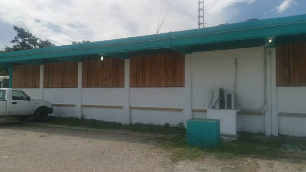 Atenderán escuelas afectadas por el huracán “Delta” en Quintana Roo