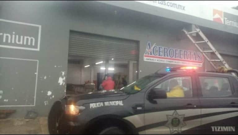 Despiden a empleada "por no ir a trabajar" durante el paso de 'Delta'