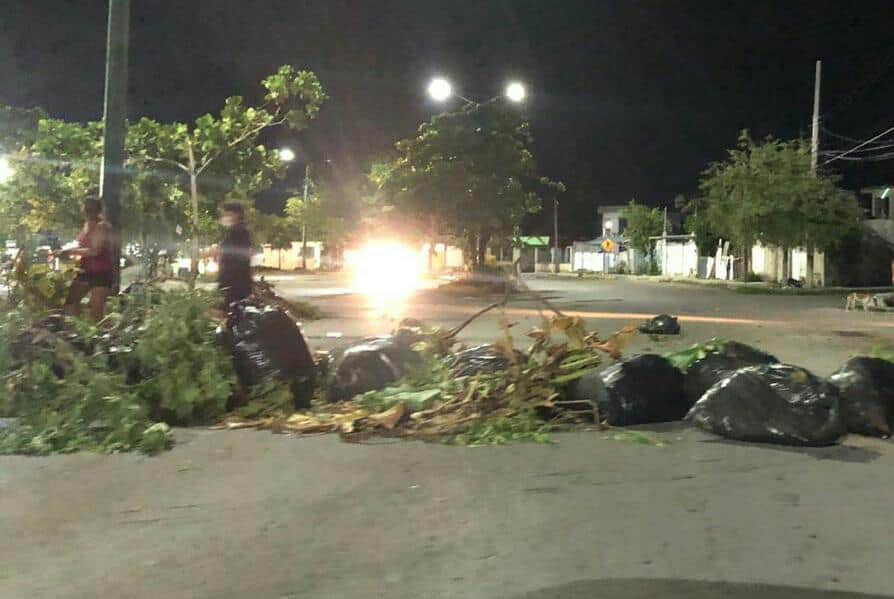 Cancún: Bloquean la 20 de Noviembre por falta de electricidad