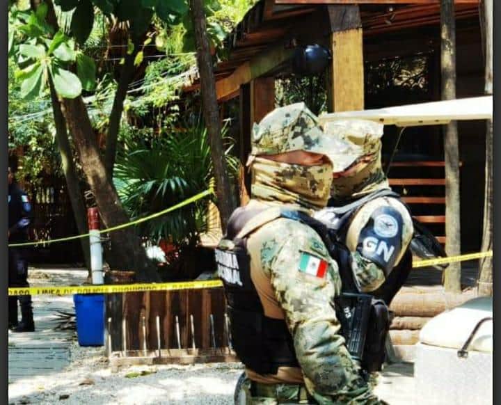 Asesinado en el baño de un bar, en Tulum