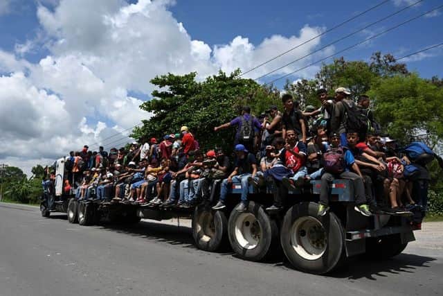 Caravana migrante avanza por Guatemala, algunos regresan por sanciones en México