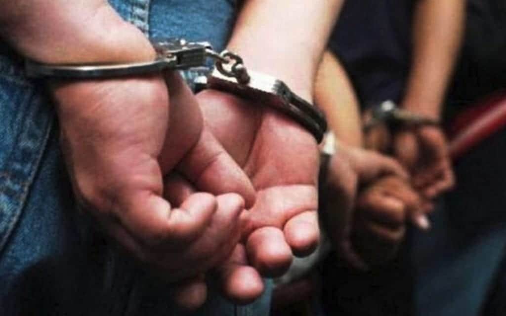 Detienen a dos narcomenudistas en Tulum