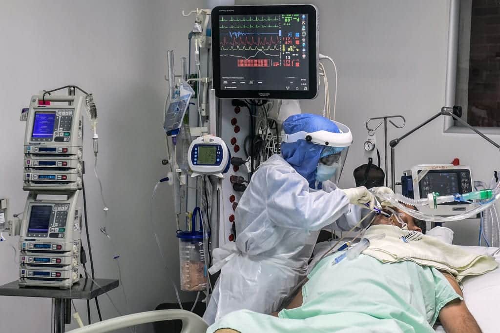 Doctora que combate Covid-19: 'Soy fuerte, pero ante tanto dolor es imposible no quebrarse'