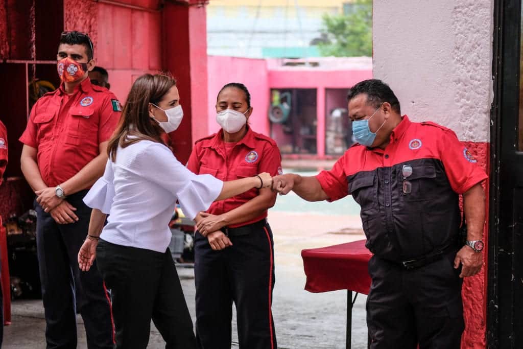 Entregan histórico equipamiento a bomberos de Cancún para reforzar 6 estaciones
