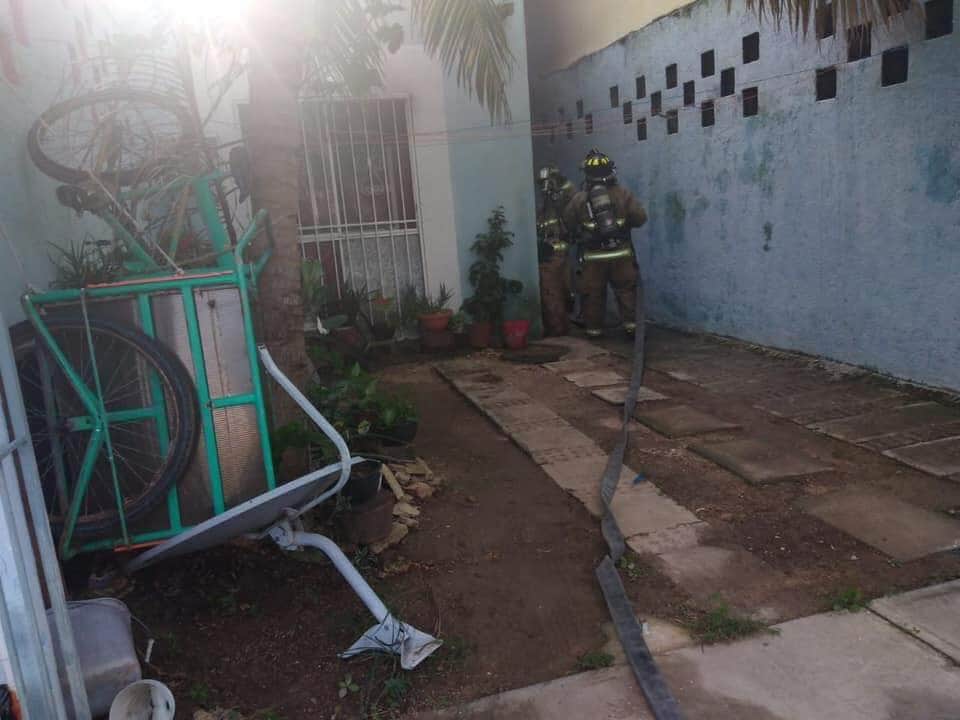 ¡Perdieron todo! se incendia casa en Playa del Carmen