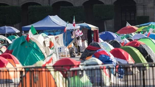 FRENAAA se retira del Zócalo capitalino y anuncian concentración