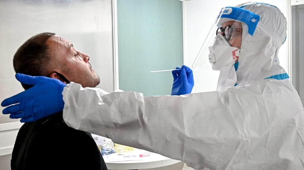 Estudios revelan que pacientes recuperados de COVID-19, pueden padecer enfermedades mentales.