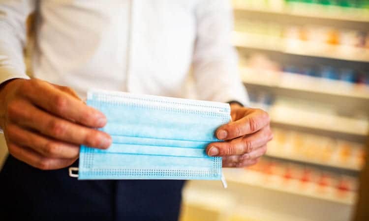 Encarcelan a 19 personas en Nuevo León por no tener cubrebocas o usarlo de forma incorrecta