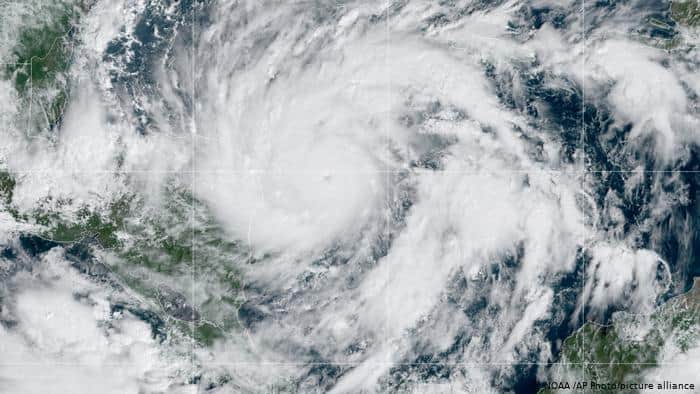 ¡Se intensifica el huracán 'Eta'! Pasa a categoría 4 con trayectoria fija hacía Centroamérica