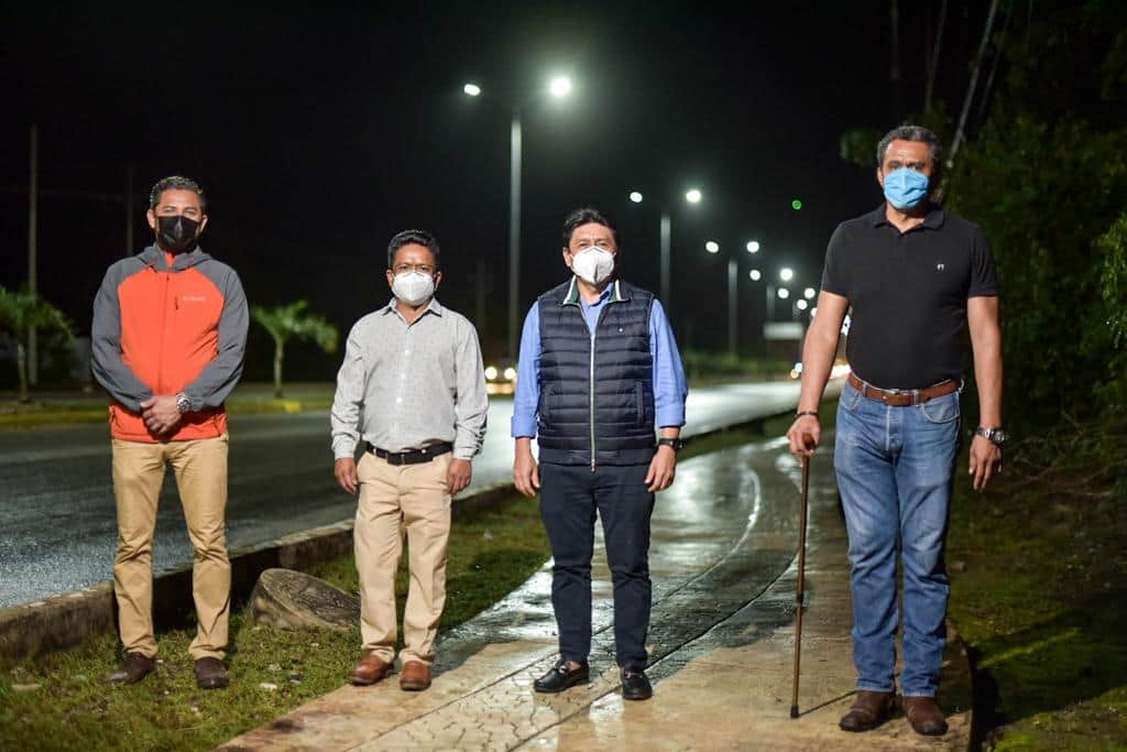 Encienden interruptor de la ampliación del alumbrado público en Tulum