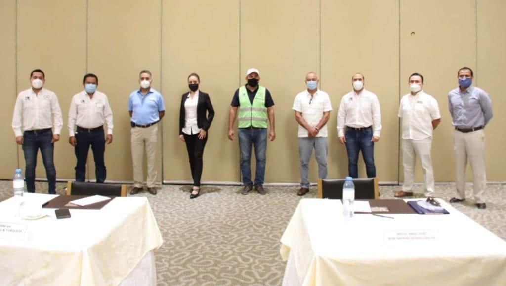 Gobierno de Puerto Morelos y hoteleros se organizan para labores de bacheo en Crococun