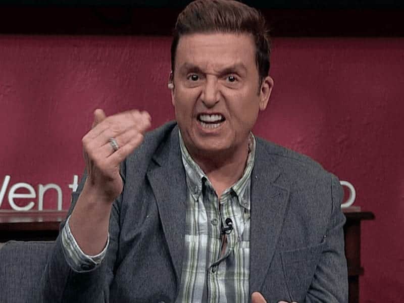 Amenaza Bisogno a su jefe con "sacarle trapitos sucios al sol" por castigarlo