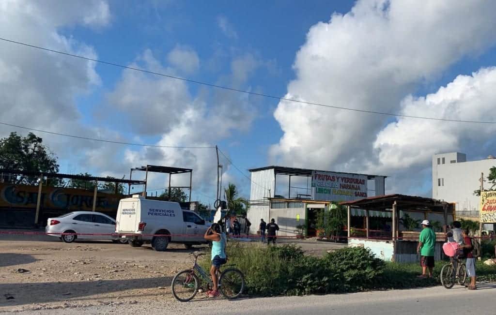 Hallan cadáver maniatado en Playa del Carmen
