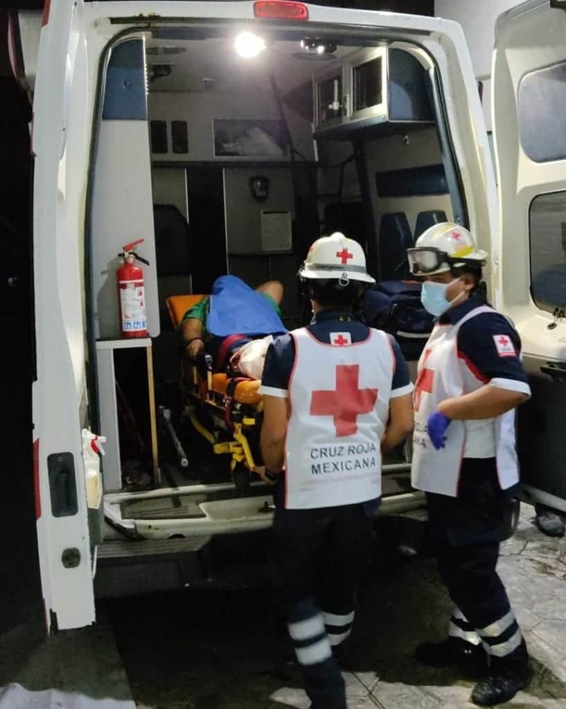 Le cortan el cuello a hombre y lo abandonan en Cancún ¡Sobrevive!