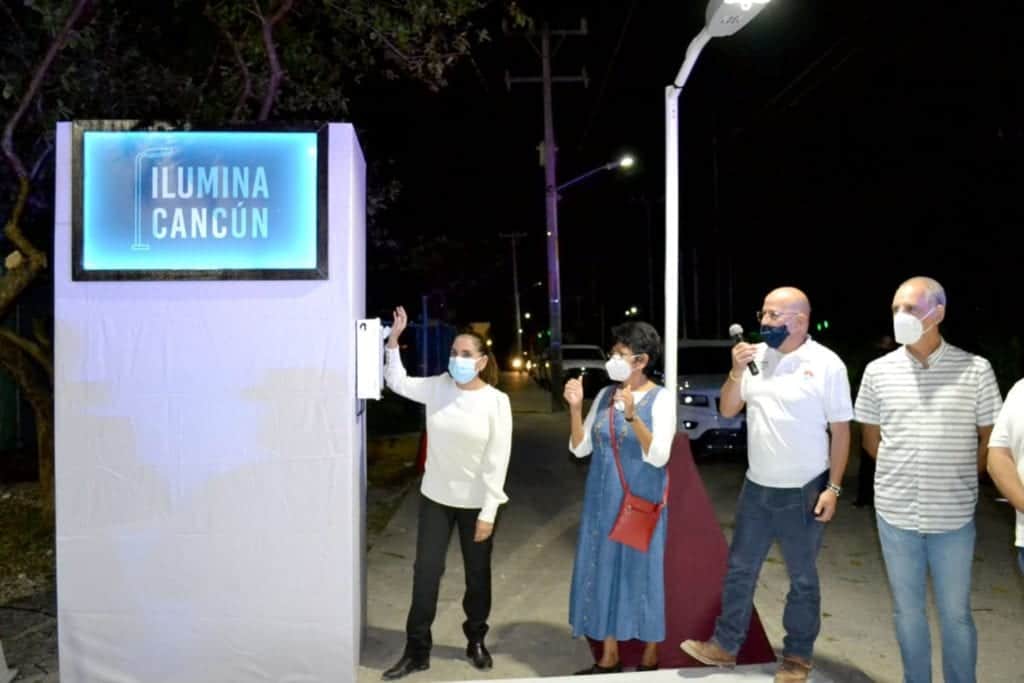 Gobierno de Cancún ilumina la Supermanzana 96