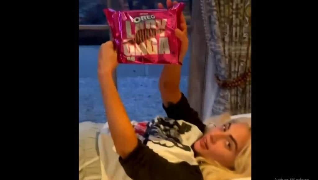 Video: Lady Gaga anuncia Galletas Oreo desde su cama y se vuelve tendencia