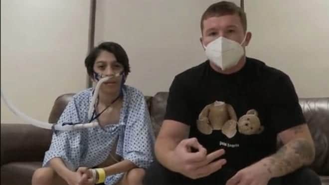 El boxeador mexicano Canelo demuestra su nobleza al ayudar a un niño con su operación