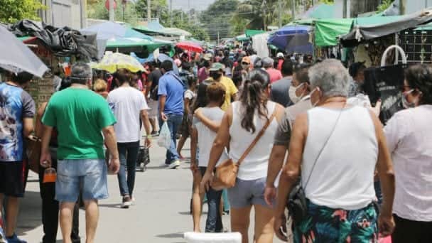 Pese a semáforo naranja, no cerrarán tianguis en Cancún