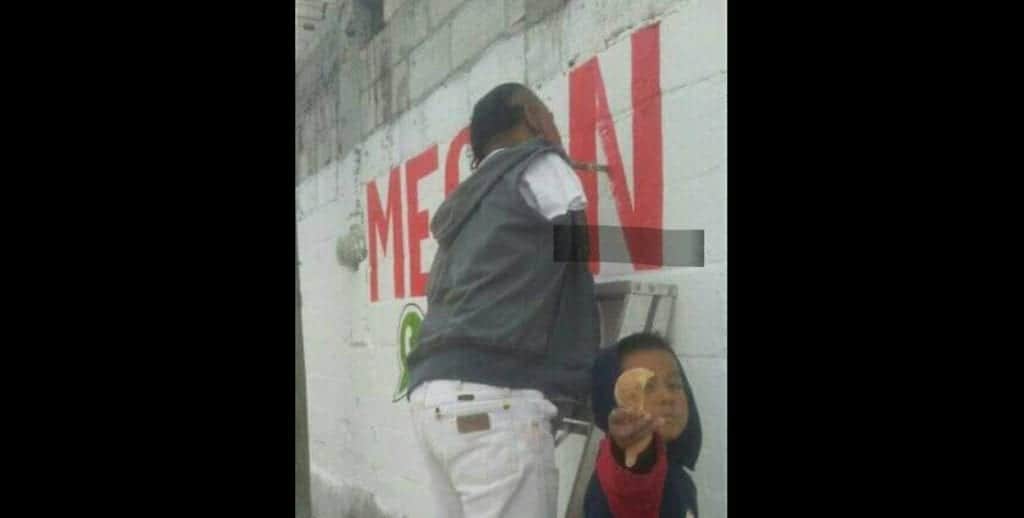 ¡No se da por vencido! Padre con discapacidad trabaja como rotulador y se vuelve viral