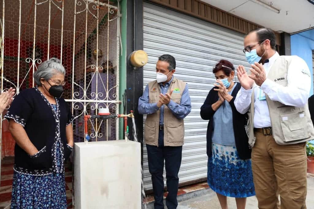 Pone en servicio, Carlos Joaquín González, obras del Canal Pluvial Mayor de la avenida Erick Paolo Martínez, en Chetumal
