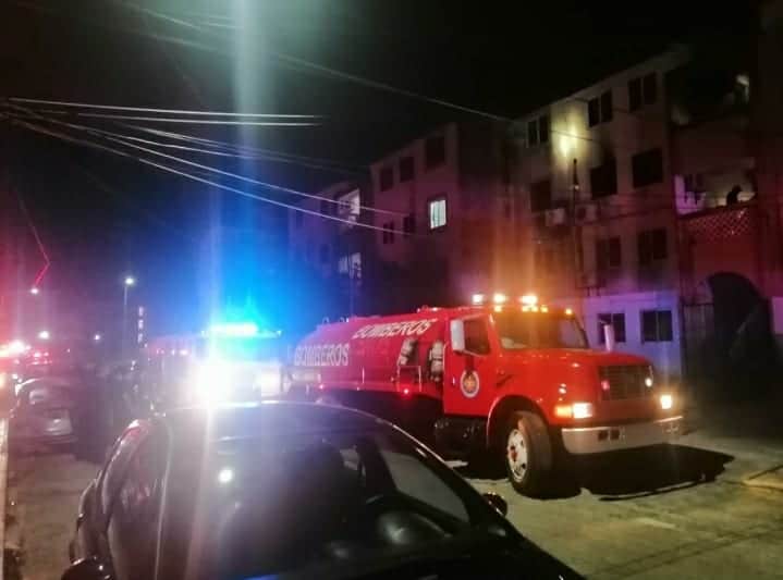 Se incendia departamento en Cancún