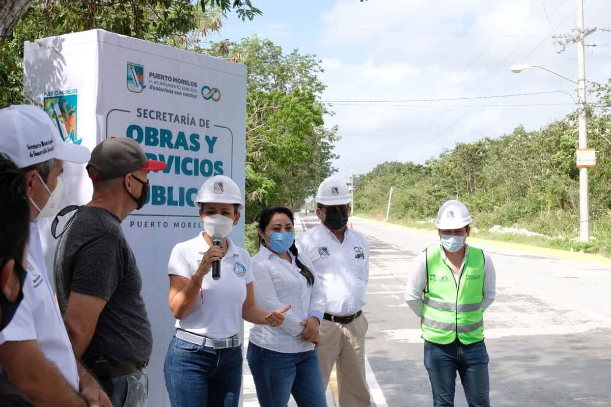 Entrega Laura Fernández obra de pavimentación en la zona urbana de Puerto Morelos