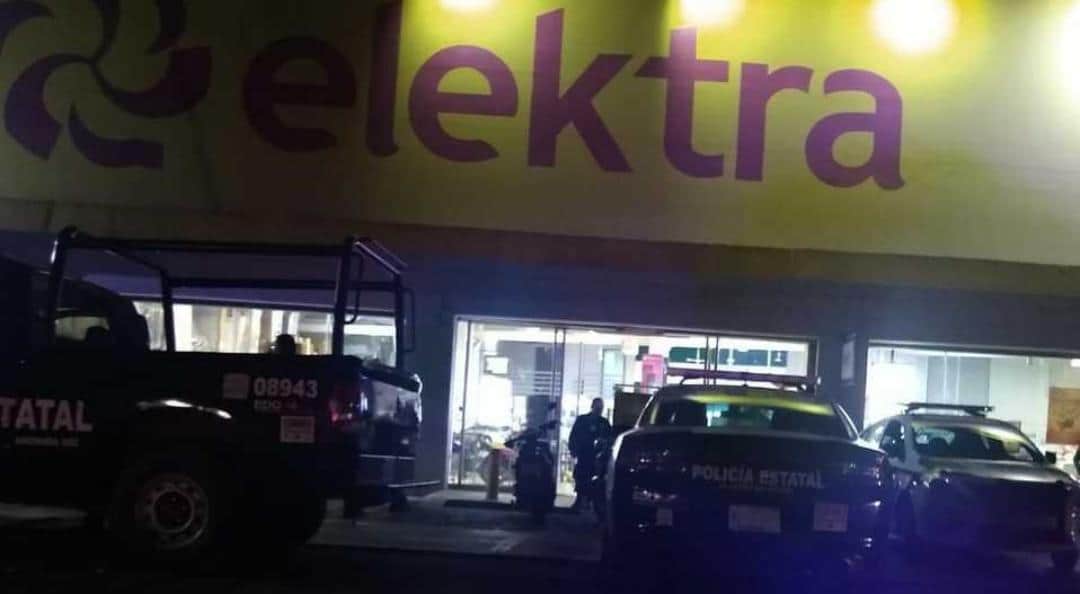 Se roban varios celulares de un Elektra, pero ¡eran de plástico!
