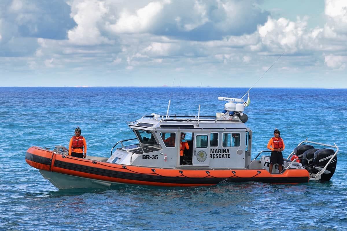 Secretaría de Marina rescata a mexicanos y estadounidenses a la deriva cerca de Cozumel