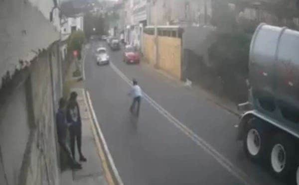 VIDEO: Un conductor atropella a un menor de 10 años y se da a la fuga en la CDMX